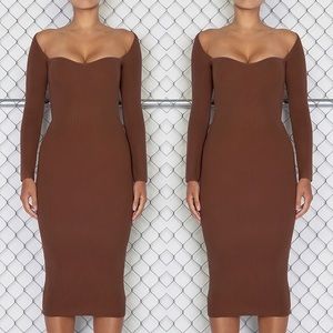 • SWEET HEART SQUARE NECKLINE MIDI DRESS